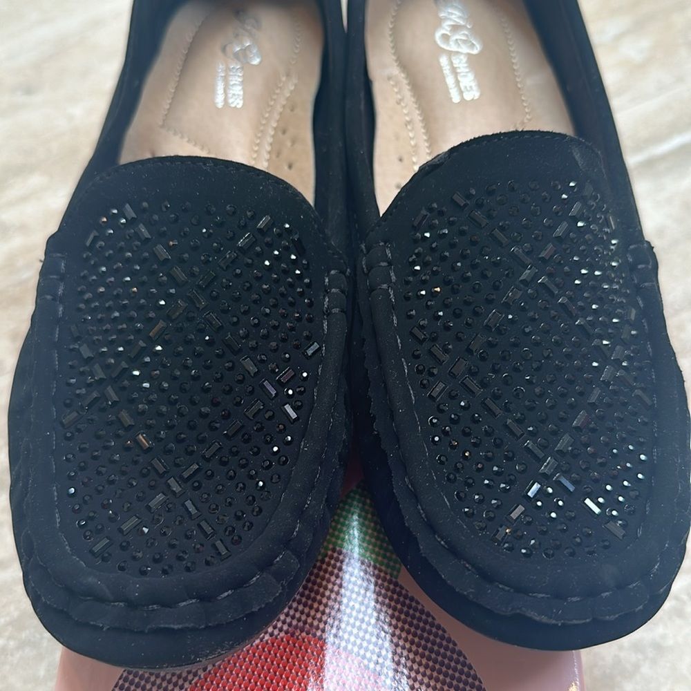 NWT MG Shoes Helen black suede finish moccasins – size 10